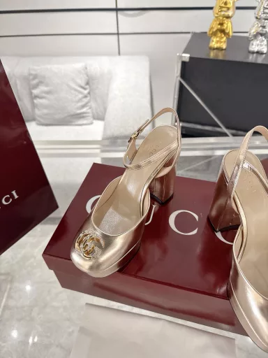 Gucci Double G Crystal Diamond Buckle Thick Heel Sandals High Heels ❗️❗️Crystal Diamond Double G Buckle Perfect last shape, more comfortable, very sexy and elegant on the feet, a versatile artifactHigh-end version recommended The original version purchased at the counter is one-to-one All details and materials are the same as what you buy at the counter Imported patent leather, metal leather Sheepskin lining Genuine leather outsole