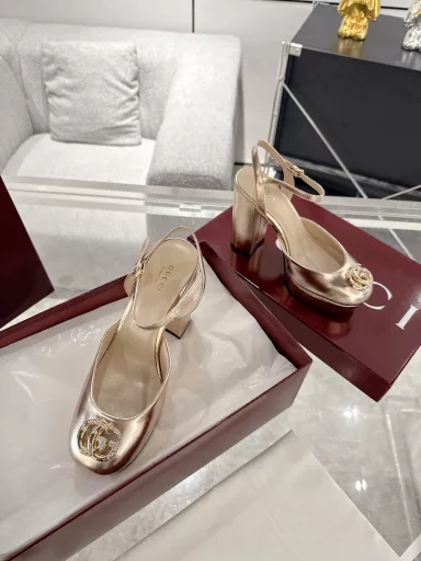 Gucci Double G Crystal Diamond Buckle Thick Heel Sandals High Heels ❗️❗️Crystal Diamond Double G Buckle Perfect last shape, more comfortable, very sexy and elegant on the feet, a versatile artifactHigh-end version recommended The original version purchased at the counter is one-to-one All details and materials are the same as what you buy at the counter Imported patent leather, metal leather Sheepskin lining Genuine leather outsole