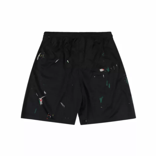 Gallery Dept 22ss ink splash mesh shortsThis pair of shorts is very suitable for summer wear. The fabric is not the common polyester fabric, but the nylon ice silk quick-drying high-density mesh fabric. The biggest advantage of this fabric is that it is very cool to wear in summer, and the pants will not stick to the body after sweating. In addition, compared with polyester fabric, nylon ice silk fabric has better shape retention and falling feeling. Double-layer composite fabric is used inside and outside to avoid the trouble of exposure. The fabric is all customized oval mesh fabric, not the commonly used round mesh fabric, and the printed part covers the entire The ink-splashing pattern of the shorts is hand-painted, which takes a long time and is very expensive. Note: Since the graffiti dye is made of acrylic material, it is best to turn it over when washing, otherwise the ink-splashing effect will be greatly reduced. The printing is a conventional monochrome screen printing paste printing, which is done by a fully automatic elliptical eight-claw machine. The printing is evenly stressed, complete and without burrs, and the printing will not cover the mesh part of the original fabric. The trouser rope is not a conventional trouser rope, but a single integrated trouser rope. The square main label and collar label are matched with the white main label of the manager Josue Thomas, the size label is set separately, and there is a white laminated printed hard cardboard hang tag. A full set of auxiliary materials are all available