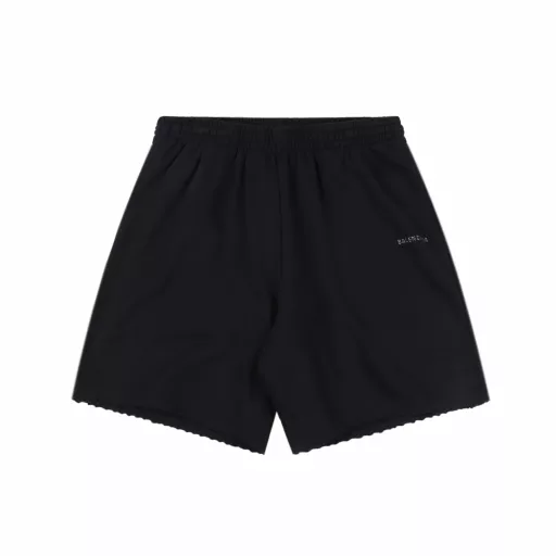 Balenciaga BLCG back hot diamond shortsCustomized high-density velvet terry cotton, using high-temperature air-bumping machine to press and iron the fabric. The high-temperature gas contacts the fabric, and the heat and pressure are used to press and iron the fabric, which can ensure the uniformity of heat distribution. The fixed-position artificial grinding and sanding are used. The fabric is rubbed and worn locally by manual operation, and the surface of the fabric will form a natural damaged and torn effect and a layer of short and dense fluff. It is time-consuming and labor-intensive, and the daily output is low. The fabrics are washed and aged, and the texture is better. It is not easy to deform, shrink, or fade. Customized accessories and loose version