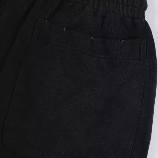 Balenciaga Coke Embroidered Terry ShortsThe fabric is customized from the original, which is very time-consuming and wasteful. The density and feel are consistent with the original. The elastic waist is matched, and the waistline can be easily adjusted. The black webbing design on the side is the finishing touch of the whole pants, which is more personalized and advanced. The loose wide-leg pants style can instantly turn the upper body into long legs. The feel is soft and delicate, and the upper body is very comfortable. It is easy to match without any entanglement when going out.