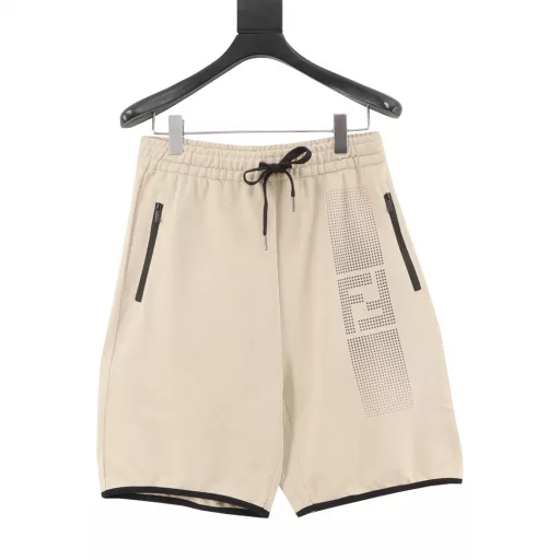 Fendi single-sided polka dot double F shorts are a brand-new aesthetic inspiration and fun design, and are channel-quality products. The overall design is more elegant and fashionable, and it is the hottest series this summer, and is sought after by countless celebrities and fashionistas. The neat details of the cutting process add color to the fun fashion! The neat and meticulous, fitted version structure is even more ingenious, and the upper body is not only recognizable but also youthful. A style with both extreme wearing meaning and dressing performance, with gorgeous color matching, the craftsmanship of this style must also be extremely extraordinary, and the comfort of the upper body is absolutely strong enough, which is also a manifestation of the essence of luxury! Soft and thin, the touch is extremely seductive, and the breathability is very strong. It is especially suitable for the needs of spring and summer, and it is a proper wearing enjoyment. The details and webbing craftsmanship are perfect, which makes it more advanced!