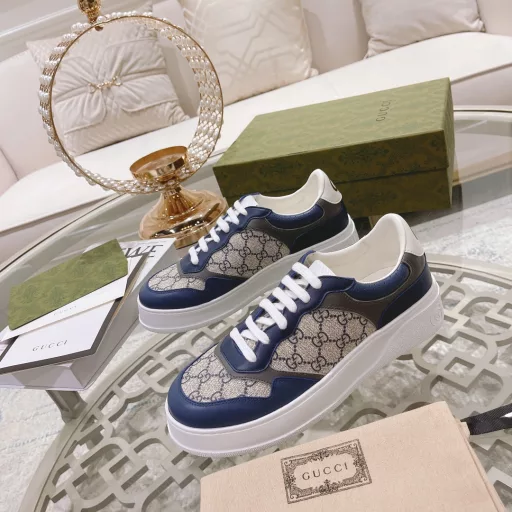 Gucci 2022ss new series sports shoes thick-soled white shoes casual shoesGG couple white shoes 👩‍❤️‍💋‍👨 counter synchronization, catwalk style 👏🏻 celebrities, internet celebrities, live broadcasts, etc. will definitely support it🌱The design is light luxury and retro, with thick soles and height increase, similar to the upgraded version of classic white shoes‼ ️The top version🔝The upper is made of original custom calfskin fabric, with GUCC classic old flower fabric webbing, perforation, embossing technology, cowhide lining, cowhide pads, comfortable and soft foot feel! Original replica 1:1 open mold IP light material sole, 4cm height increase thick sole! 🤩