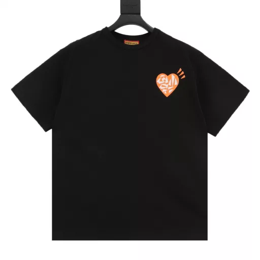 HUMAN MADE Snake Year Limited Edition Printed Short-Sleeved T-ShirtCustomized according to the original version, 16x21 count 230g double yarn bamboo cotton, washed + silicone oil treatment, the fabric is soft and skin-friendly.The black print is printed with imported glue, and the black color is due to the special nature of the fabric (the print has exposed bottom and fine lines like the genuine product, as can be seen in the picture). The white is a watermark, and the print is integrated with the fabric, with first-class texture! The production methods of the neckline and shoulder strips are all very interesting. The collar is thick and reinforced, washable and non-deformed. The retro ribbed collar design is double-bound and fits the neck. The hem thread is perfectly locked and refuses to deform! The packaging/collar label/washing label are all restored and customized. Bamboo cotton is more expensive than ordinary fabrics and is a high-end fabric. It can be machine washed at a light level. Violent machine washing is strictly prohibited. It is recommended to fold it in half and dry it after hand washing.