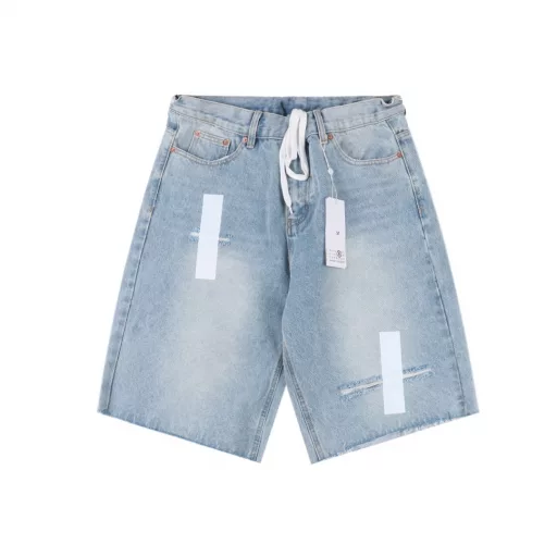 Margiela MM6 Masking tape ripped denim shortsImported denim non-stretch fabric, using original color yeast washing process, softened by washing, very comfortable and drapey. Masking tape stickers, all handmade, time-consuming and labor-intensive. Custom leather brand, exquisite stitching, heavy washing, comfortable and breathable fabric