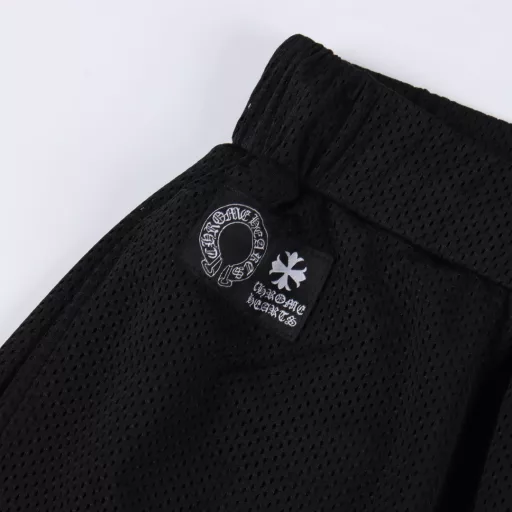 Chrome Hearts 25SS Sanskrit mesh hockey shortsPrinted by imported direct-injection machine. Hardware and accessories are all custom-made. Correct configuration. Black 2025 Chrome Hearts genuine packaging. Fabric is made of 220g high-density 100D bird's eye quick-drying material. Double-layer sewing process. Printing uses screen film process (print once and scrape the printing table). Correct high-density main label washing tag. Hand-sewn