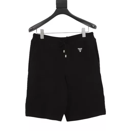 Prada PRD back pocket small logo embroidered drawstring shortsOriginal purchase, using 40-count high-end fine cotton yarn, twill windbreaker material, using German Stoll 14 needles, imported embroidery, wool fermentation washing, customized accessories, fitted version