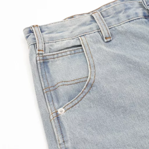 MAISON MARGIELA MM6 back pocket leather label workwear denim shortsImported heavyweight denim non-stretch fabric 100% cotton denim, using original color yeast washing process, softened by washing, very comfortable and drapey, custom leather label, exquisite stitching, comfortable and breathable fabric after heavy washing