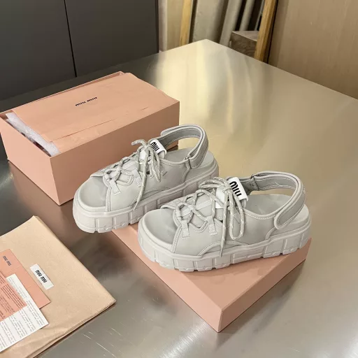 MiuMiu 2025 summer new strappy girly platform thick-soled Velcro sandalsFashionable and versatile hot item🔥 Increase height, slimness and leg lengthening Super light on the feet [wow] miumiu brand exclusive shoelaces with miu logo small brand name The upper is full of design The heel logo uses the original 1:1 convex glue dripping process