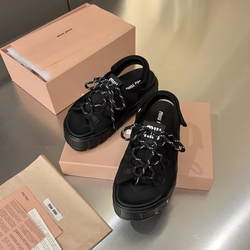 MiuMiu 2025 summer new strappy girly platform thick-soled Velcro sandalsFashionable and versatile hot item🔥 Increase height, slimness and leg lengthening Super light on the feet [wow] miumiu brand exclusive shoelaces with miu logo small brand name The upper is full of design The heel logo uses the original 1:1 convex glue dripping process