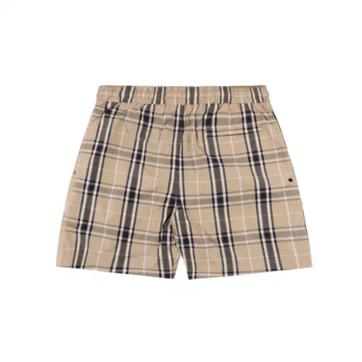 Burberry classic plaid casual beach shortsThe style is stylish and fashionable for everyone. The back pocket is decorated with equestrian knight logo applique embroidery, which is low-key and luxurious. The imported fabric is light and delicate. The classic elastic waist style is versatile and makes the upper body look thin and tall! ~A classic style that can be worn by both men and women, basic and versatile without losing its fashionable charm. It is definitely a hot item every summer, one of the strongest shorts of the year