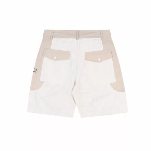 Fendi FF full-print shortsOriginal fabric customization, functional twill fabric, 100% positioning of the finished garment, very time-consuming waste, density and feel are consistent with the original, each piece of clothing is hand-sewn by the master, customized auxiliary logo, adjustment buckle, main label, loose version, classic version that does not pick people, super slimming when worn! A must-have for fair-skinned and rich women!