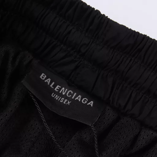 Balenciaga New City Collection LION CLUB casual sports shortsTechnical poplin fabricRed lion club artwork embroidery on the front and sidesElastic waistband (lined)Washed and faded effectLoose fit