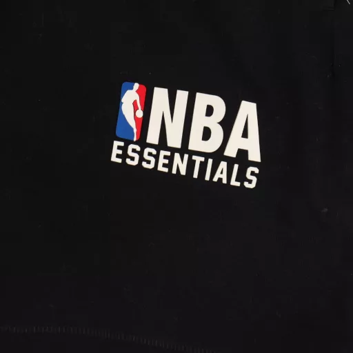 Fear Of God -Essentials × NBA 25ss joint NBA silicone letter shortsThe new joint reshapes the boundaries of sports fashion with 