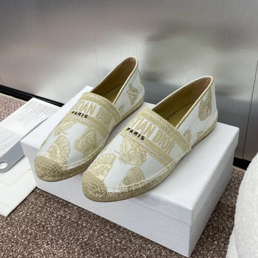 Dior Granville color-blocked fisherman shoes Dior 2024 spring and summer flat versatile lazy shoes New embroidered Oblique pattern upper highlights the iconic style Top version on the marketMaterial: Upper uses original mold custom logo environmentally friendly electric embroidery fabric + sheepskin lining + pure handmade custom hemp rope combination original non-slip rubber outsole + pure hand-sewn mark line