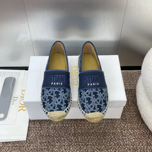 Dior Granville color-blocked fisherman shoes Dior 2024 spring and summer flat versatile lazy shoes New embroidered Oblique pattern upper highlights the iconic style Top version on the marketMaterial: Upper uses original mold custom logo environmentally friendly electric embroidery fabric + sheepskin lining + pure handmade custom hemp rope combination original non-slip rubber outsole + pure hand-sewn mark line