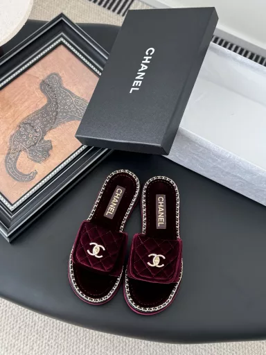 Chanel 25C Spring and Summer new full series of chain slippersFull series first release, I have everything that is available in the counter!High version and high qualityUpper cowhide/original fabric, inner sheepskin, original outsole