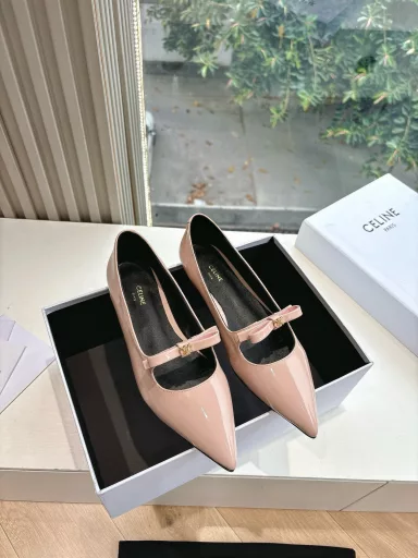 CELINE RUNNER Sneakers with CELINE logo on the side, CELINE logo embossed on the upper, thick-soled loafers, new 2025 spring and summer women's Arc de Triomphe logo lace-up 356853 Mary Jane loafers are simple and comfortable, clean and neat, and make your legs look thinner. Whether worn alone or with wide-leg pants, they are high street and retro ✔️Let's be CELINE girls together