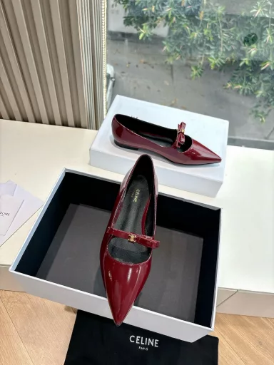 CELINE RUNNER Sneakers with CELINE logo on the side, CELINE logo embossed on the upper, thick-soled loafers, new 2025 spring and summer women's Arc de Triomphe logo lace-up 356853 Mary Jane loafers are simple and comfortable, clean and neat, and make your legs look thinner. Whether worn alone or with wide-leg pants, they are high street and retro ✔️Let's be CELINE girls together