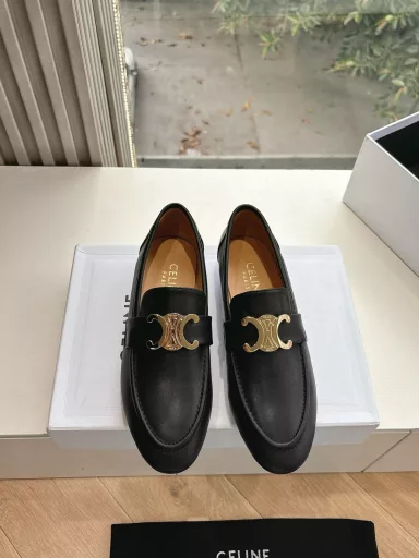 CELINE RUNNER loafers with CELINE logo sneakers with CELINE logo embossed on the side of the shoe thick-soled loafers 2025 spring and summer new women's Arc de Triomphe logo lace-up 356853 Mary Jane loafers are simple and comfortable, clean and neat, and make your legs look thinner. Whether worn alone or with wide-leg pants, they are high street and retro ✔️Let's be CELINE girls together