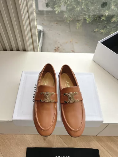 CELINE RUNNER loafers with CELINE logo sneakers with CELINE logo embossed on the side of the shoe thick-soled loafers 2025 spring and summer new women's Arc de Triomphe logo lace-up 356853 Mary Jane loafers are simple and comfortable, clean and neat, and make your legs look thinner. Whether worn alone or with wide-leg pants, they are high street and retro ✔️Let's be CELINE girls together