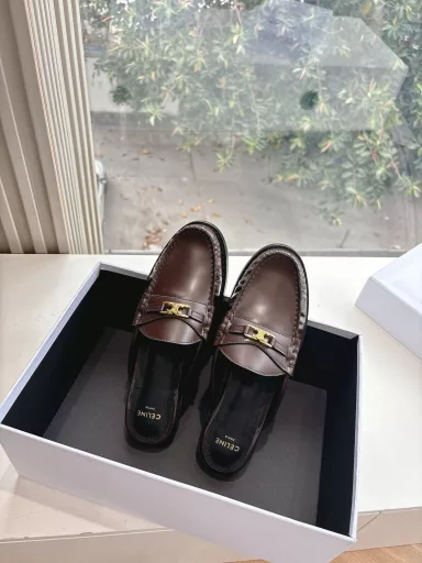 CELINE RUNNER Mary Jane Mule slippers with CELINE logo on the side of the sneakers, CELINE logo embossed on the upper, thick-soled loafers, 2025 spring and summer new women's Arc de Triomphe logo lace-up 356853 Mary Jane loafers are simple and comfortable, clean and neat, and make your legs look thinner. Whether worn alone or with wide-leg pants, they are high street and retro ✔️Let's be CELINE girls together