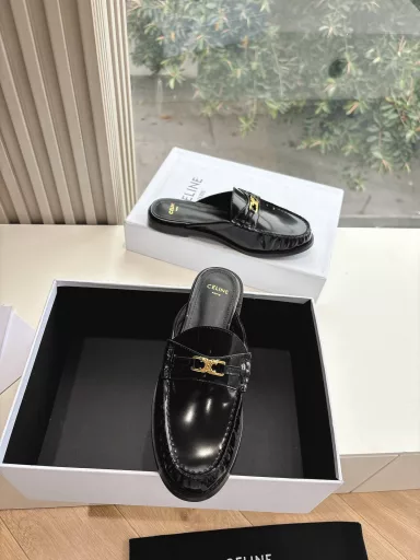 CELINE RUNNER Mary Jane Mule slippers with CELINE logo on the side of the sneakers, CELINE logo embossed on the upper, thick-soled loafers, 2025 spring and summer new women's Arc de Triomphe logo lace-up 356853 Mary Jane loafers are simple and comfortable, clean and neat, and make your legs look thinner. Whether worn alone or with wide-leg pants, they are high street and retro ✔️Let's be CELINE girls together