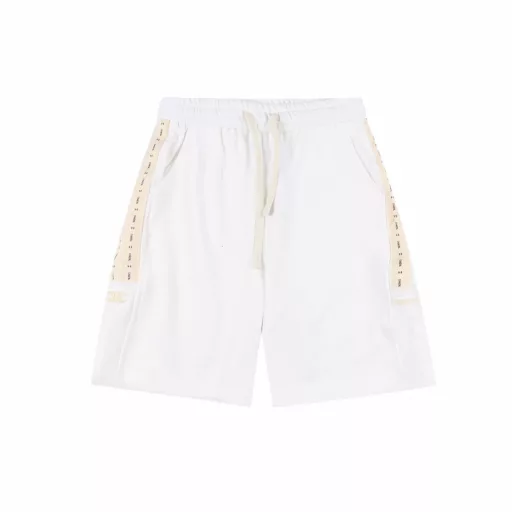 Chanel Logo Ribbon ShortsThe fabric is 360g brushed fabric, which is etched after dyeing. It is treated with silky and ultra-soft treatment compared with the original. The texture of the fabric is clear and obvious, the drape is excellent, and the workmanship is exquisite and meets the export standards. There are 4.5 stitches per centimeter, and each seam is pressed with visible lines. The lines are neat and standard like a ruler. The woven cotton ribbon is tightly woven and soft to the touch. The embroidery process uses the Behringer embroidery machine to make the embroidery color fuller and the embroidery more three-dimensional. The pattern has a good effect on the body. It is the same style for men and women, simple and versatile. It is a heavy-duty item for purchasing, and you can compare any quality on the market at will!
