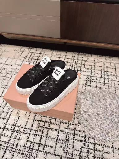 miumiu 25ss new spring and summer thick-soled canvas half-slip single shoes white shoesSimple shape, ultra-light original molded sole, perfect foot feel