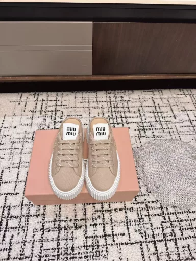 miumiu 25ss new spring and summer thick-soled canvas half-slip single shoes white shoesSimple shape, ultra-light original molded sole, perfect foot feel