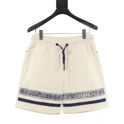 Celine Striped Ribbon Printed Letter ShortsThe fabric is made of custom woven fabric, and the color is customized and then etched. It is treated with silky and ultra-soft treatment compared with the original. The texture of the fabric is clear and obvious, the drape is excellent, and the workmanship is exquisite and meets the export standards of foreign trade. There are 4.5 stitches per centimeter, and each seam is pressed with visible lines. The lines are neat and standard like a ruler. The woven cotton ribbon is tightly woven and soft to the touch. The embroidery process uses a Behringer embroidery machine to make the embroidery color fuller and the embroidery more three-dimensional. The pattern has a good effect on the body. It is the same style for men and women, simple and versatile, and can be purchased on behalf of heavy items. You can compare any quality on the market at will.