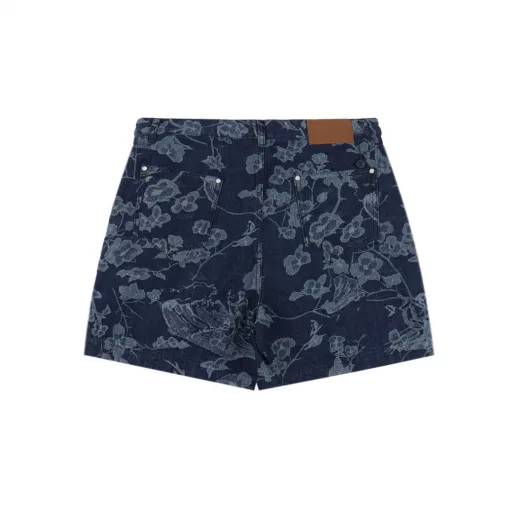 Louis Vuitton 1V 25SS floral wave jacquard denim shortsLight luxury, a must-have item for men and women's daily commuting wear, correct version, welcome to compareDetailed features· Custom-woven and dyed floral wave pattern jacquard fabric· Infrared positioning cutting, all alignment· Garment washing and fermentation process· Imported Tajima embroidery machine heavy embroidery· Open mold customization original pearl glossy four-piece buckle chain studs· Rear patch pocket design· Special car full wheat clip process· Customized original genuine leather label· Original main label washing tag packaging