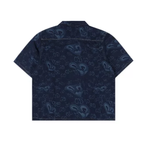 Gucci GC 25SS Liquid Heart Printed Denim Short Sleeve ShirtLight Luxury Men and Women's Daily Commuting Essential Item Correct Version Welcome to CompareDetailed Features· 98% cotton 2% stretch fiber denim fabric· Discharge dyeing process for printing· Laser positioning cutting process· Garment fermentation washing process· Pants back patch pocket design· Customized original logo metal I-shaped buckle· Special car full wheat clip process· Original main label washing tag packaging