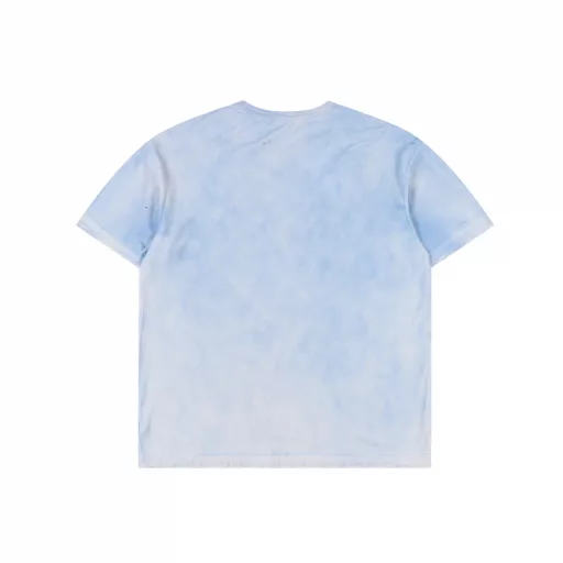 Acne Studios 24SS Gradient Mottled 1996 Letter Print Short Sleeve T-shirtThe fabric is custom-dyed 32-count 260g original double-yarn cotton. The grey fabric is dyed with high-quality environmental protection. It is also subjected to high-temperature shrinkage before cutting into large quantities. It reduces the shrinkage rate and makes the hand feel softer and more comfortable. Five layers of glue are required for printing. The first layer must be imported primer to fill the extremely small holes on the fabric. It is then dried on a high-temperature bed and then colored. Ink is used for hot flat screen printing. A total of five layers are applied. The interval between each layer is 30 minutes to ensure that the finished product maintains the texture of the original. A full set of development accessories