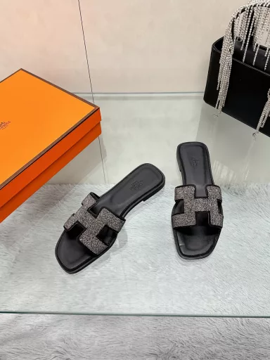 Hermès H-slippers 💗Free stock on the whole network💗The most popular model for foreign orders💗Handmade by a large manufacturer, high-volume model, exquisite craftsmanship2025 new colors, full midsole, new version (Hermès) packaging upgrade, version workmanship and material upgrade