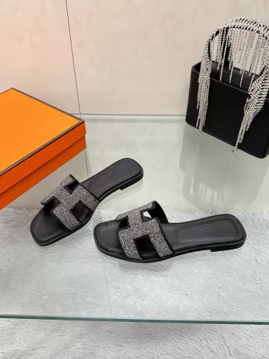 Hermès H-slippers 💗Free stock on the whole network💗The most popular model for foreign orders💗Handmade by a large manufacturer, high-volume model, exquisite craftsmanship2025 new colors, full midsole, new version (Hermès) packaging upgrade, version workmanship and material upgrade