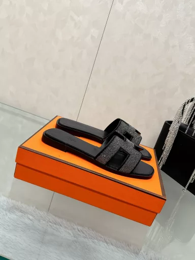 Hermès H-slippers 💗Free stock on the whole network💗The most popular model for foreign orders💗Handmade by a large manufacturer, high-volume model, exquisite craftsmanship2025 new colors, full midsole, new version (Hermès) packaging upgrade, version workmanship and material upgrade