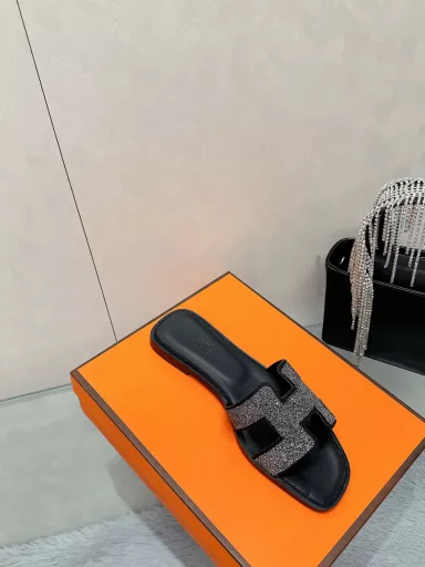Hermès H-slippers 💗Free stock on the whole network💗The most popular model for foreign orders💗Handmade by a large manufacturer, high-volume model, exquisite craftsmanship2025 new colors, full midsole, new version (Hermès) packaging upgrade, version workmanship and material upgrade