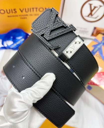 💯Belt: LV..Louis..Vuitton️✈️Top replica.P150💯Belt: Original quality🐂100% imported original top layer cowhide, guaranteed genuine leather. Hollow veneer🌟Craftsmanship.Vacuum plating.Never fade.24K pure steel buckle🌈Delicate calfskin litchi pattern🎨Double-sided✨Same quality as the counter, first choice for gifting and personal use✈️💯Packaging: Please look for the counter packaging as shown in the picture, free puncher, UnionPay invoice, width 40mm