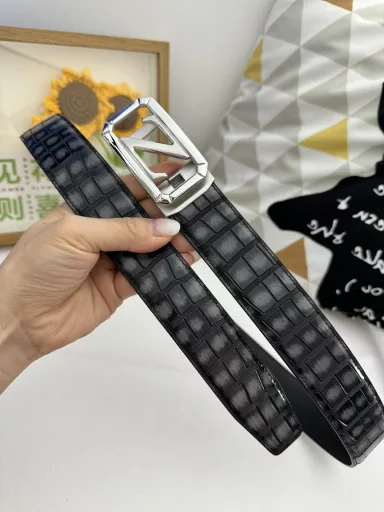 Product name: Zegna original 💕 automatic belt P160Material: original cowhide belt 100% first-layer cowhide belt✨guaranteed genuine leather, 24K pure steel buckle, original quality of counter, fine workmanship, fashionable brand, first choice for gifting and personal usePackaging: Please look for the counter packaging as shown in the picture💕Free puncher💞handbag💕counter gift