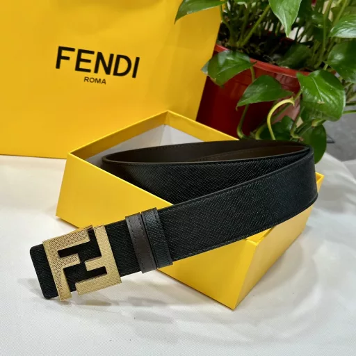 FENDl (Fendi) 40MM wide double-sided original calfskin with single ruthenium palladium electroplated buckle. Perfect feel. Oil edge. Outstanding design. Style. Noble and luxurious. Fashionable and generous. HD real shot. Genuine and affordable. Quality assurance. Double-sided 🉑️