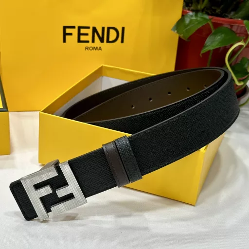 FENDl (Fendi) 40MM wide double-sided original calfskin with single ruthenium palladium electroplated buckle. Perfect feel. Oil edge. Outstanding design. Style. Noble and luxurious. Fashionable and generous. HD real shot. Genuine and affordable. Quality assurance. Double-sided 🉑️