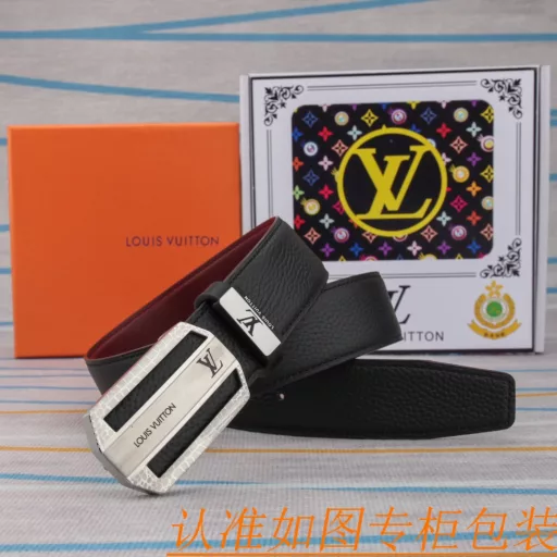 Belt: LV Louis Vuitton💕Original cowhide belt P160🌈Men's belt: Material🐂100% top-grain cowhide belt✨Guaranteed genuine leather belt, original quality from the counter, fine workmanship, fashionable brand, first choice for gifting and personal use🌈Packaging: Please look for the counter packaging as shown🎁Free puncher🎁Handbag🎁Counter gift box