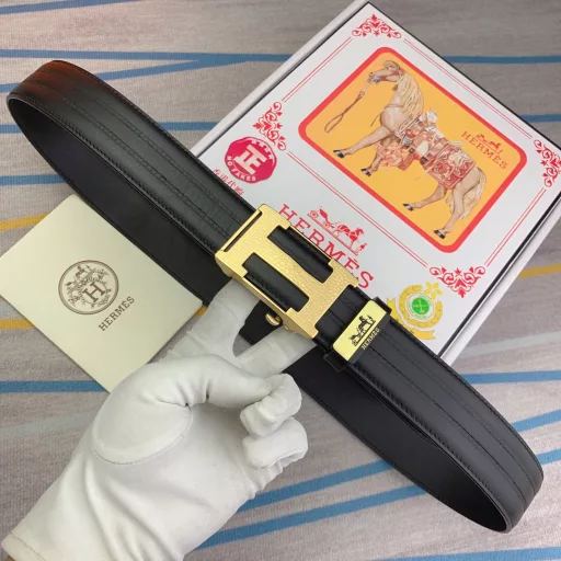 Product name: Hermès 💕 Automatic belt P165Material: Original cowhide belt 100% first-layer cowhide belt✨Guaranteed genuine leather, 24K pure steel buckle, original quality of counter, fine workmanship, fashionable brand, first choice for gifting and personal usePackaging: Please look for the counter packaging as shown in the picture💕Free puncher💞Handbag💕Counter gift box