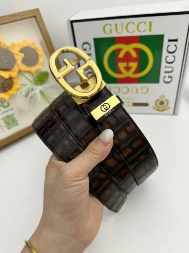 Product name: Gucci. Gu…ci 💕 Automatic belt P165Material: Original cowhide belt Original quality from the counter, fine workmanship, fashionable brand, first choice for gifting and personal usePackaging: Please look for the counter packaging as shown in the picture💕Free puncher💞Handbag💕Counter gift box💍