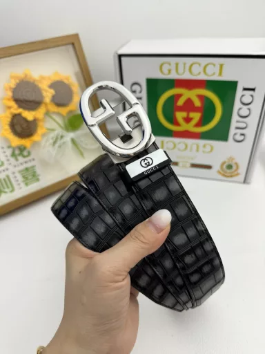 Product name: Gucci. Gu…ci 💕 Automatic belt P165Material: Original cowhide belt Original quality from the counter, fine workmanship, fashionable brand, first choice for gifting and personal usePackaging: Please look for the counter packaging as shown in the picture💕Free puncher💞Handbag💕Counter gift box💍
