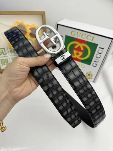 Product name: Gucci. Gu…ci 💕 Automatic belt P165Material: Original cowhide belt Original quality from the counter, fine workmanship, fashionable brand, first choice for gifting and personal usePackaging: Please look for the counter packaging as shown in the picture💕Free puncher💞Handbag💕Counter gift box💍