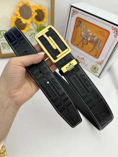 Hermès 💕Original P165Material: Original cowhide belt 100% first-layer cowhide belt✨Guaranteed genuine leather, 24K pure steel buckle, original quality from the counter, fine workmanship, fashionable brand, first choice for gifting and personal usePackaging: Please look for the counter packaging as shown in the picture💕Free puncher💞Handbag💕Counter gift box