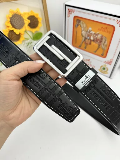 Hermès 💕Original P165Material: Original cowhide belt 100% first-layer cowhide belt✨Guaranteed genuine leather, 24K pure steel buckle, original quality from the counter, fine workmanship, fashionable brand, first choice for gifting and personal usePackaging: Please look for the counter packaging as shown in the picture💕Free puncher💞Handbag💕Counter gift box