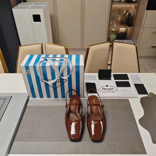 Beveled 3D Square Toe Series🏧 (Top-level packaging and the highest version) PRADA 2025s𝐬 Prada Spring and Summer New Products, (Top-level version) Coming!Retro and fashionable Prada princess-style 3D square toe shoes, a must-have for girls